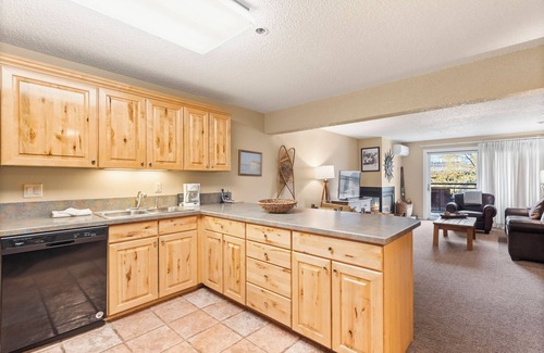 Downtown Condo | North Of Nell, Unit 2k