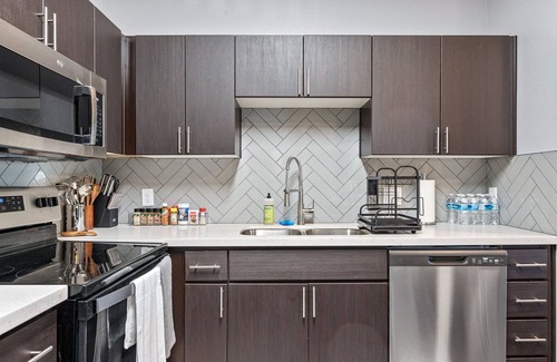 Deer Valley Apartment | North Phoenix - 2 Bedroom 2 Bath w/Pool and Gym