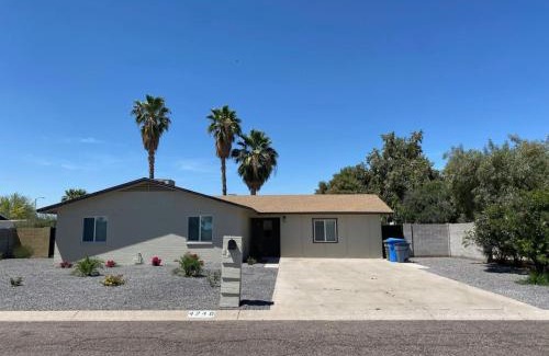 Paradise Valley Village House | North Phoenix Remodeled 4 Bed 2Bath