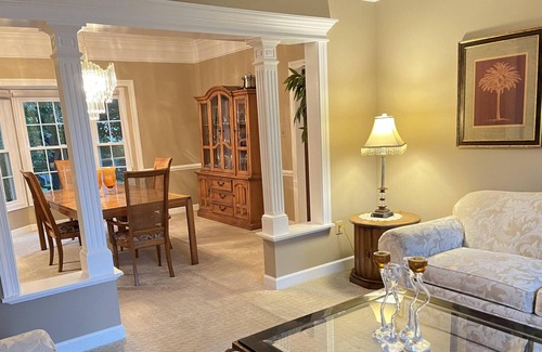 North Potomac House | North Potomac Charming 4-Bedroom Gem: Your Home Away from Home!