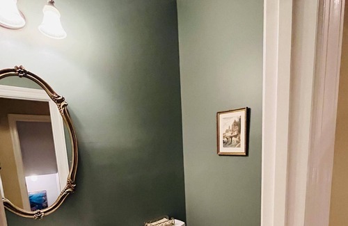 North Potomac House | North Potomac Charming 4-Bedroom Gem: Your Home Away from Home!