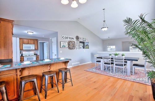 Lehi House | North Shore- Family and Business Retreat