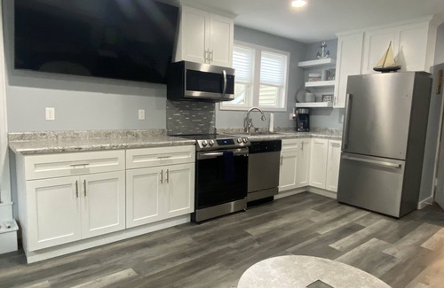 Clear Lake Apartment | North Shore Loft, close to everything!