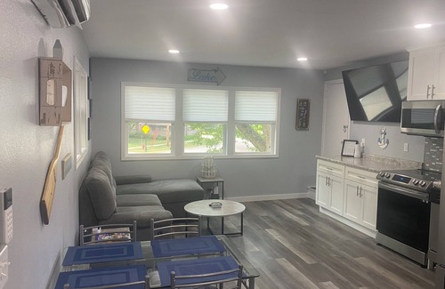 Clear Lake Apartment | North Shore Loft, close to everything!