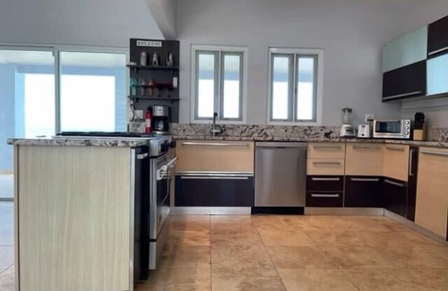 Bravos de Boston House | North Shore Pointe - Spectacular Ocean Front