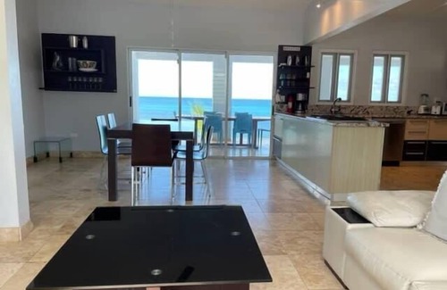 Bravos de Boston House | North Shore Pointe - Spectacular Ocean Front
