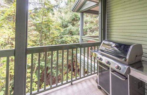 Village North Condo | North Star, Whistler Village with pool. 6 days rental 7th day free. March open!