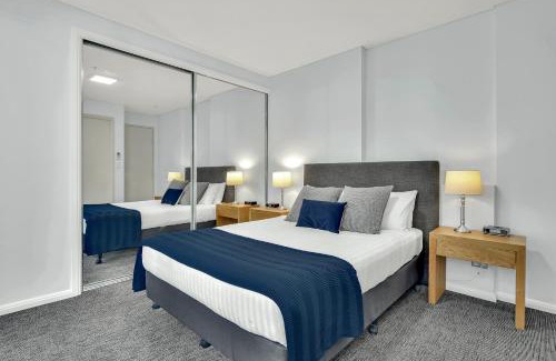North Sydney Apartment | North Sydney Large Two Bedroom MIL2252402