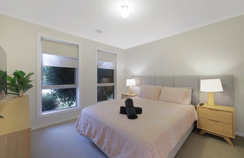 Warrnambool House | North Warrnambool Retreat - Well appointed 4 bedroom, 2 bathroom house in North Warrnambool.
