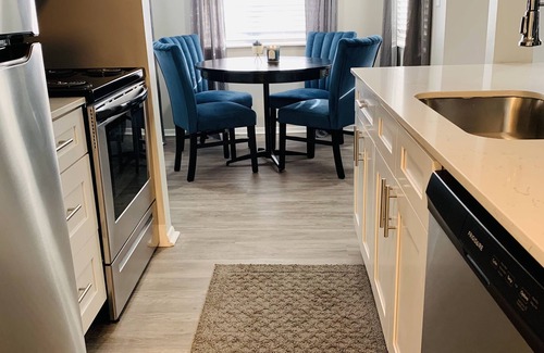 Indianapolis Apartment | NorthEast Retreat