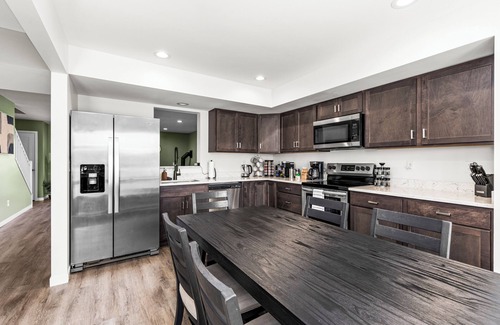 Hermantown House | Northern Comfort: Cub's Den - Your Family Hideout