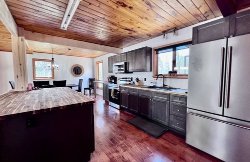 Buckhorn Cottage | Northern Lights on Buckhorn Lake