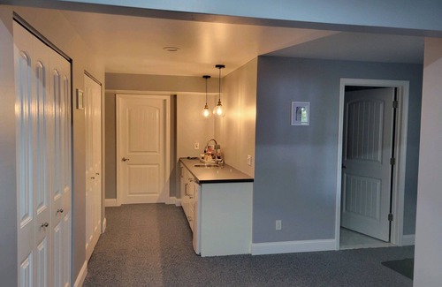 Cheboygan House | Northern MI Lakefront Retreat – Year-Round Oasis for 12 Guestsnn
