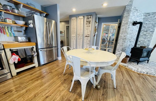 Indian River House | “Northern retreat in the heart of Indian River.”