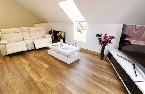Newton Ferrers Cottage | NORTHLANDS COUNTRY COTTAGE WITH HOT TUB, with hot tub in Brixton