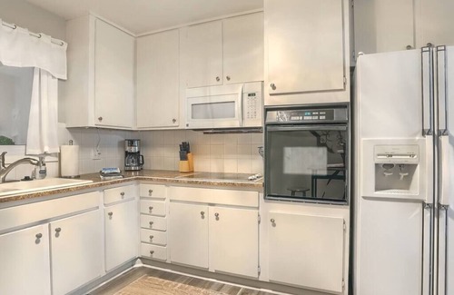 Northglenn House | ★Northside Charmer★☀️Nice Patio⚡WiFi ♥ Long Stays!