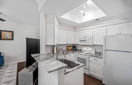 Shepherd Mountain Condo | Northwest Lake Austin Modern Condo