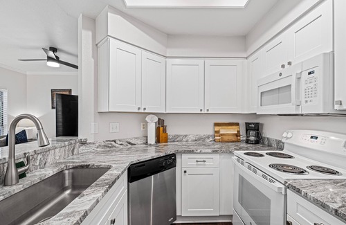 Shepherd Mountain Condo | Northwest Lake Austin Modern Condo