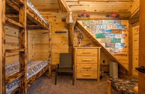 Webb Lake House | Northwoods Log Cabin - 3 acre retreat!