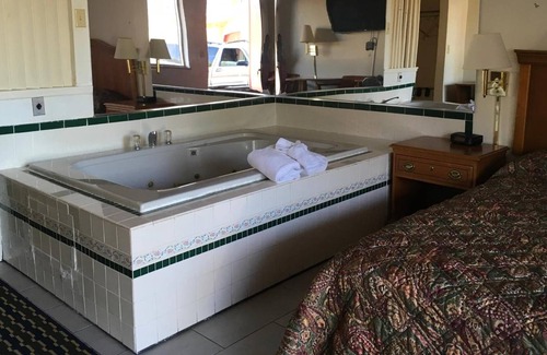 Norton Shores Hotel | Norton Shores Inn