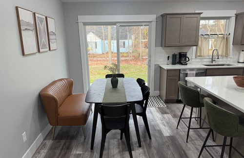 Norton Shores House | Norton Shores Retreat: Stylish Comfort in the Heart of the City