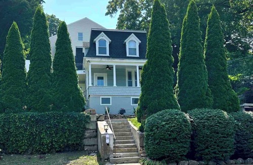 Norwalk Apartment | Norwalk/ New private studio, pet-friendly.