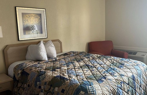 La Crosse Hotel | Norwood Inn and Suites Lacrosse - Deluxe 2 Queen Bed Non Smoking