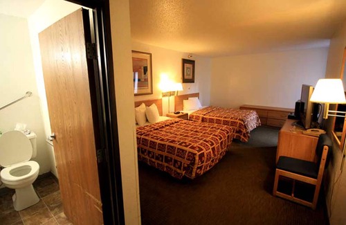 Roseville Hotel | Norwood Inn and Suites - Minneapolis-St Paul Roseville