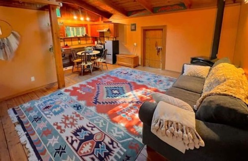 Downtown Squamish Cabin | Nostalgic Boatbuilder's Cabin in Downtown Squamish