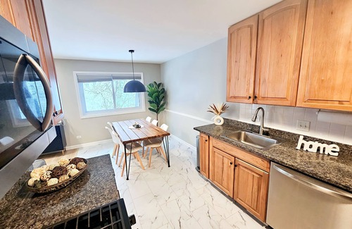 Naperville House | Nostalgic Naperville Escape 3Br, 1.5 Ba