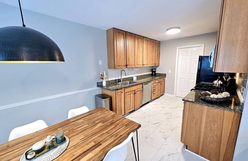 Naperville House | Nostalgic Naperville Escape 3Br, 1.5 Ba