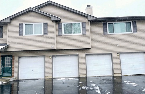 Naperville House | Nostalgic Naperville Escape 3Br, 1.5 Ba