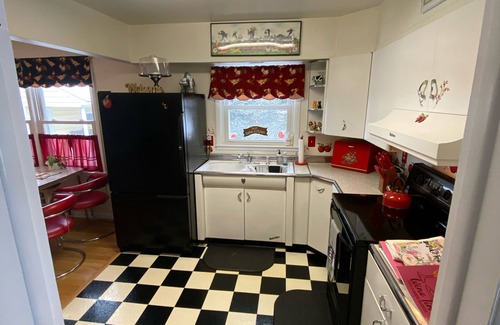 Burlington House | Nostalgic Retro Rectory Ranch House