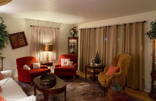 Burlington House | Nostalgic Retro Rectory Ranch House