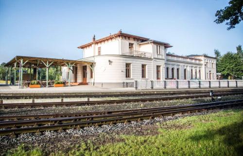 Bad Doberan Apartment | Nostalgischer Kaiserbahnhof