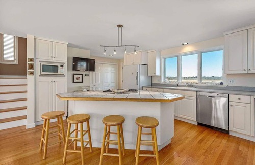 Southern Coast House | Not So Moody - Stay for 10!