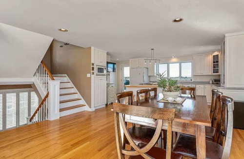 Southern Coast House | Not So Moody - Stay for 10!