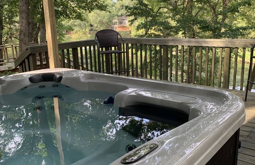Heber Springs House | NOT-SO-ORDINARY TRAILER! A lovely getaway on The Little Red River with hot tub!