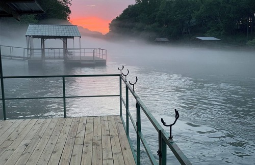 Heber Springs House | NOT-SO-ORDINARY TRAILER! A lovely getaway on The Little Red River with hot tub!