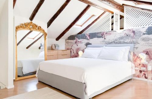 Como City Centre Apartment | Not Your Average Stay! Rock, Love & Lake House