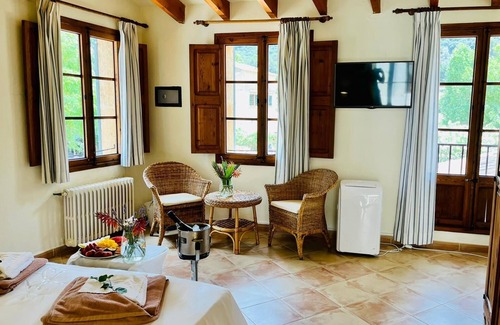 Orient Hotel | Nou Dalt Muntanya Rural Hotel