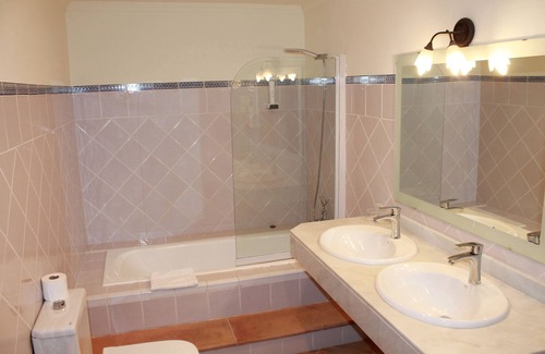 Orient Hotel | Nou Dalt Muntanya Rural Hotel