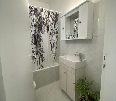 Zipari Apartment | Noufaro rooftop-sea view apartment