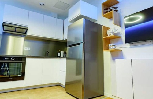 Pantin Apartment | Nouveau, Propre, Confortable à Paris