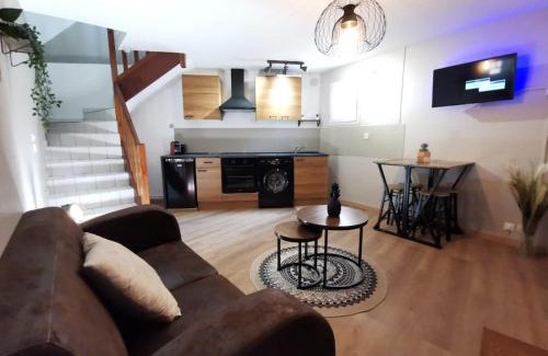 Breuillet Apartment | NOUVEAU : Rustik'House - À 2 pas de la Gare RER C