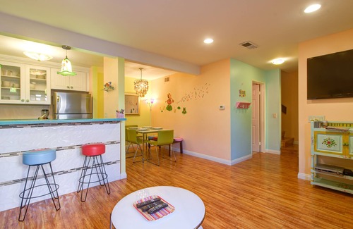 Hermosa Village House | Nov 19-22/GVH3/Closest Walk2Disney+CUTE+Wifi+Netflix+Parking+