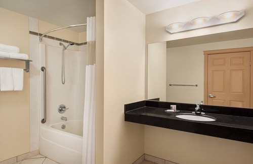 Yellowknife Hotel | Nova Inn Yellowknife