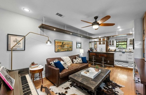 Greater South River City House | Novel Retreat | Hot Tub | Sauna | Library | SoCo