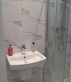 Walpole Apartment | NOVO Holiday Homes - London
