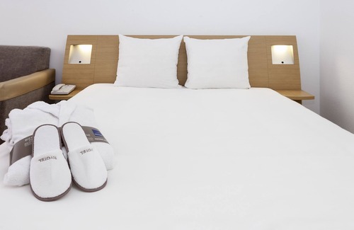 Almeda Hotel | Novotel Barcelona Cornella